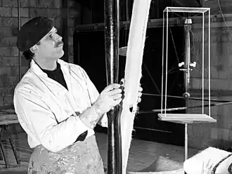 Ian Pieters werkend aan Ruimtebeeld, 1968