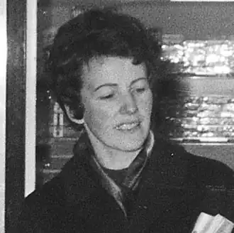 Ietje Pfrommer op Schiphol in 1970
