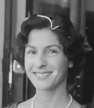 Ilse Wessel in 1959 bij haar huwelijk