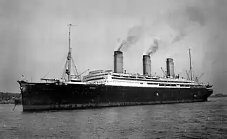 De SS Imperator in 1913, (gekleurde afbeelding).