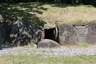 De ingang van het ganggraf Kong Svends Høj