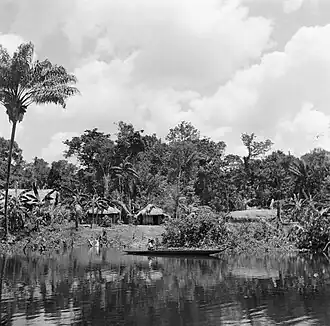 Inheems dorp in Coronie aan de Arawara, 1947
