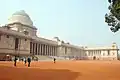 Rashtrapati Bhavan is een mix van Edwardiaanse barok en Indiase motieven