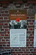 Dit bord geeft informatie over de fietsroute gewijd aan Käthe Kollwitz en de Eerste Wereldoorlog.