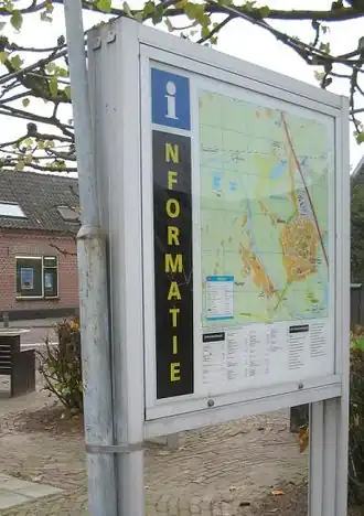 Informatiebord met stadsplan