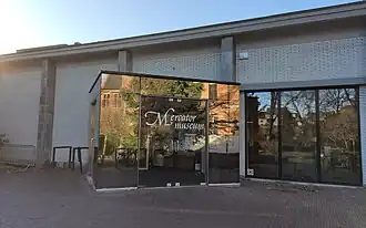 De ingang van het Mercatormuseum