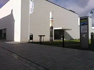 Ingang met een Paal van het Onbeperkte (2014)