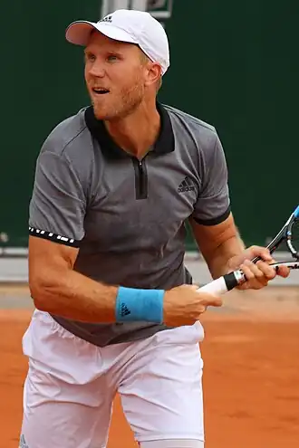 Dominic Inglot tijdens Roland Garros 2019