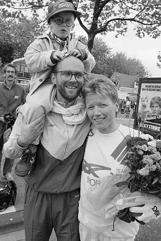 Ingrid Kristiansen met echtgenoot en kind in 1987.