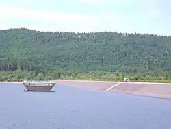 Stuwdam van dit stuwmeer