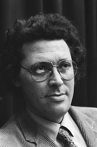 Gijs Schreuders bij zijn installatie als Tweede Kamerlid (1982)