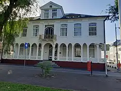 huisvesting (voor en achterzijde) in Huis Du Plessis