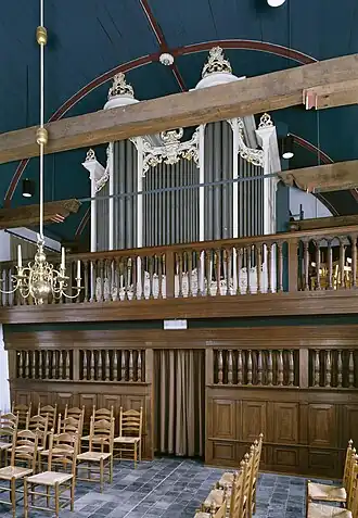 Interieur met orgel (2005)