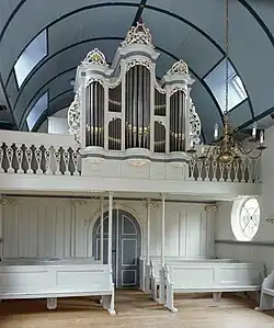 Interieur met orgel (2008)