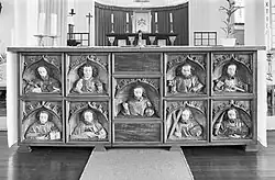 Altaar met 15e-eeuwse sculpturen