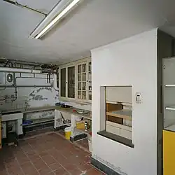 Een bijkeuken met een buffetlift, Tilburg