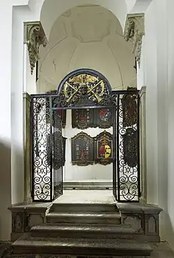 Toegangshek tot grafkapel (zuidwand)