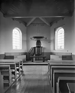 Interieur met preekstoel