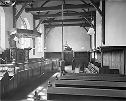 Interieur met preekstoel in 1959