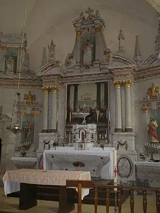 Altaar van de kerk Saint-Pierre