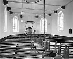 Interieur met preekstoel (1959)