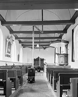 Interieur met preekstoel (1972)