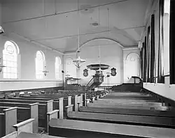 Interieur met preekstoel in 1959