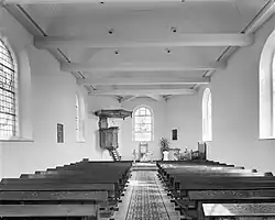 Interieur met preekstoel