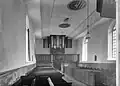 Interieur met orgel
