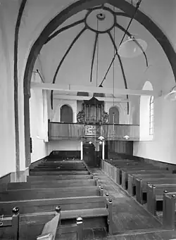 Interieur met het orgel in 1936, met de oorspronkelijke inrichting die in 1945 verloren ging