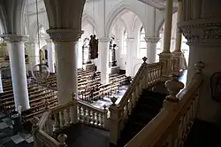 Interieur vanaf dameskoor