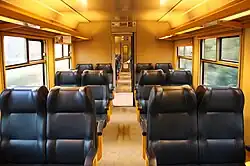 Interieur 2de klasse, middenrijtuig.