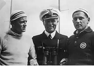 Kapitein Karl Friedrich Merten (midden)