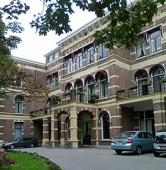 Gebouw van het IUSCT aan de Parkweg in Den Haag