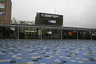 Het stationsgebouw van JR West