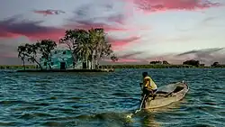 Een van de eilanden op het meer