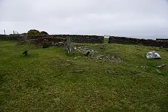 Ballafayle Cairn vanuit het zuiden.