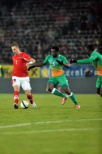 Traoré in duel met Marko Arnautović