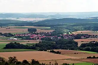 Jühnde gezien van de Hohe Hagen