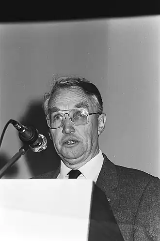 Van Dixhoorn (1985)
