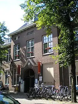 Gezondheidscentrum J.P. Coenhof voormalige R.K. Bijzondere School voor Lager Onderwijs (gemeentelijk monument)