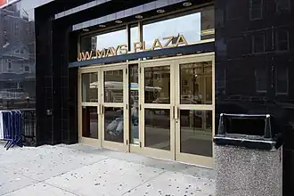 De voormalige J.W. Mays-winkel op Jamaica Avenue en 169th Street in Jamaica, Queens