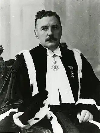 Donner in ambtskostuum als president van de Hoge Raad. Foto uit 1948 van Mathieu Pieters.