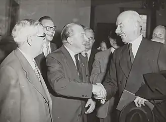 Van links naar recht voorste rij: Neumark, Jaap Stotijn, Adrian Boult (1955)