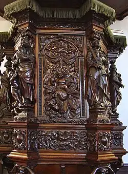 Detail van de preekstoel