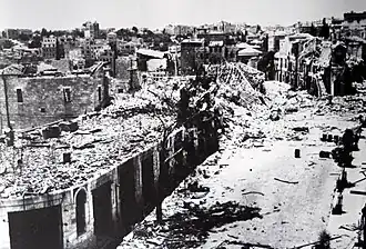 Zware oorlogsschade net buiten de Jaffa-poort.