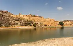 Fort Ajmer boven het Mahotameer