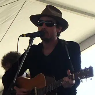 Dylan tijdens een optreden op het Newport Folk Festival (2 augustus 2008)