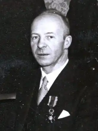 Brom onderscheiden met het ridderkruis in de Orde van Sint-Gregorius de Grote (1942)