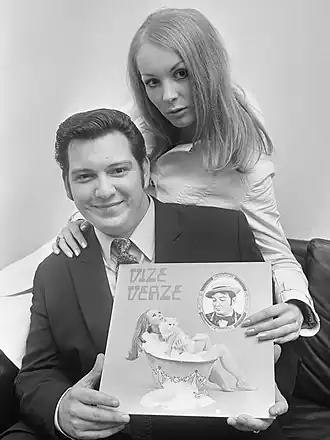 Jan Froger met Els Pijpers (model op platenhoes) (1969)